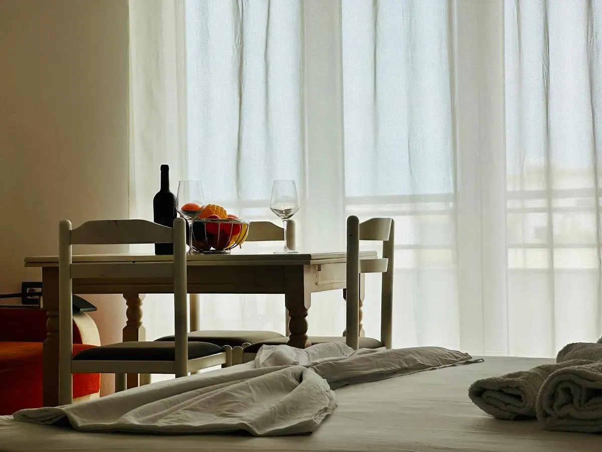 Sildi Studios Vlorë 0*,  Albanien