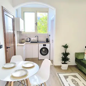 Appartamento New Close To Sea And Downtown, Vlorë